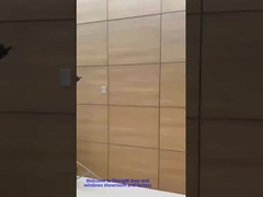 Schwingende Tür aus Aluminium